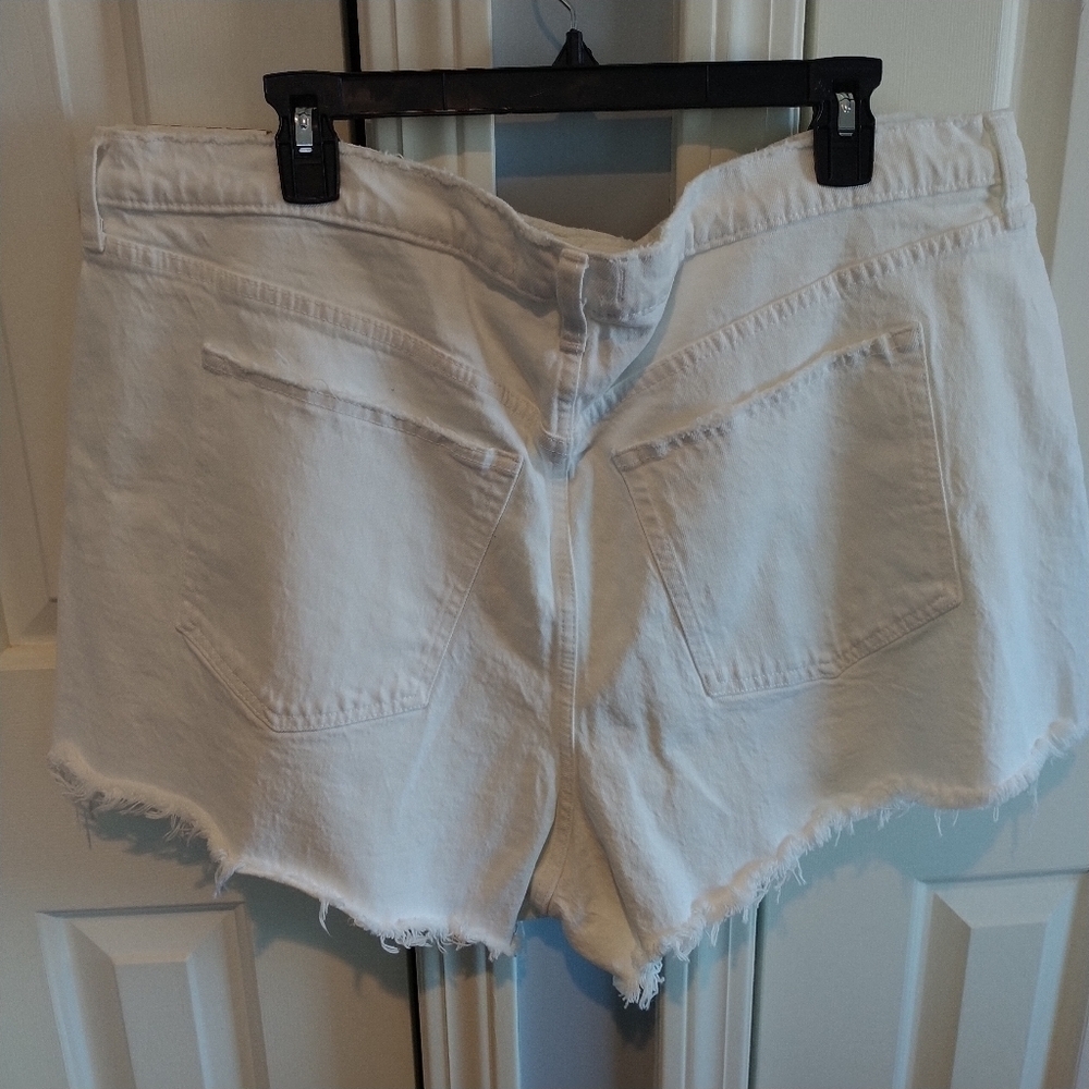 Abercrombie & Fitch The Cutoff Short High Rise White Plus size 35
